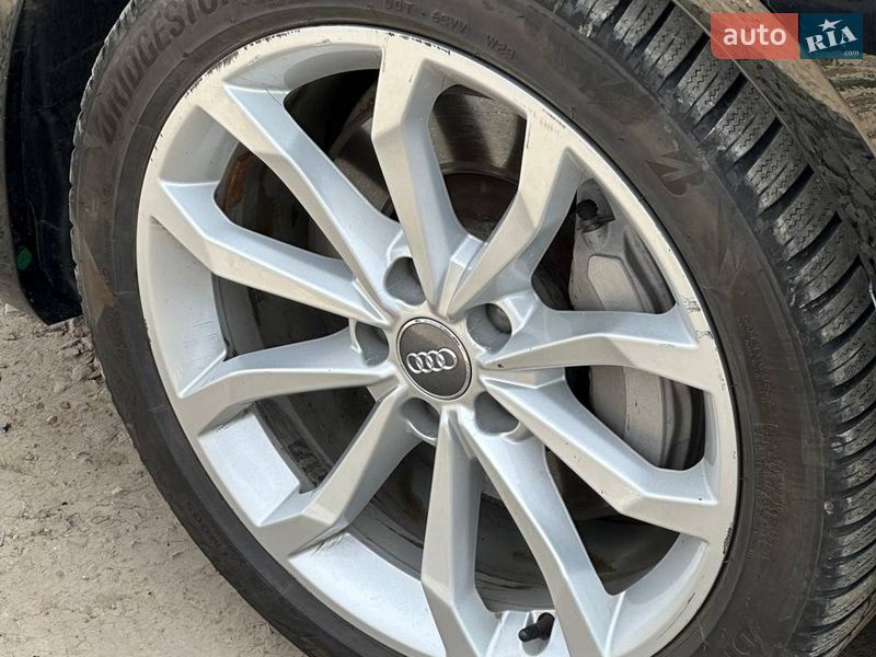 Седан Audi A4 2018 в Ивано-Франковске