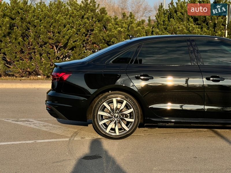 Седан Audi A4 2021 в Києві