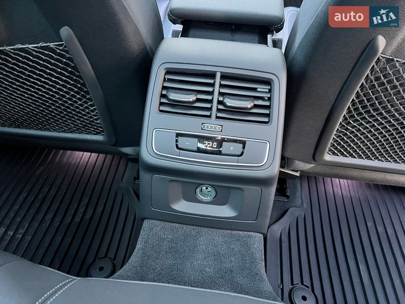 Седан Audi A4 2021 в Києві