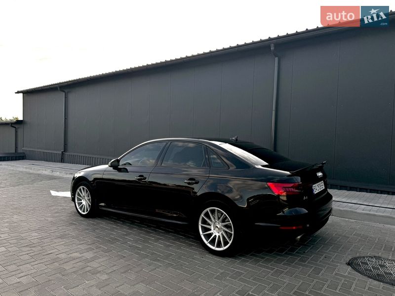 Седан Audi A4 2016 в Кропивницком