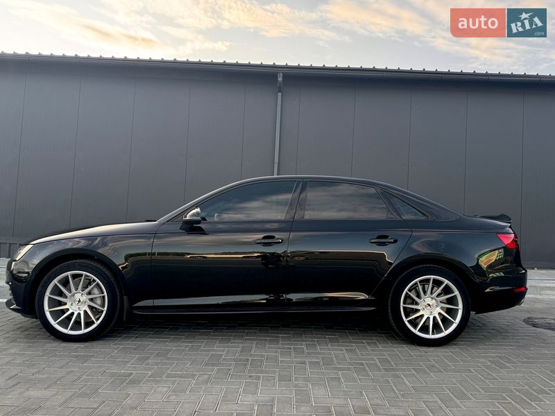 Седан Audi A4 2016 в Кропивницком