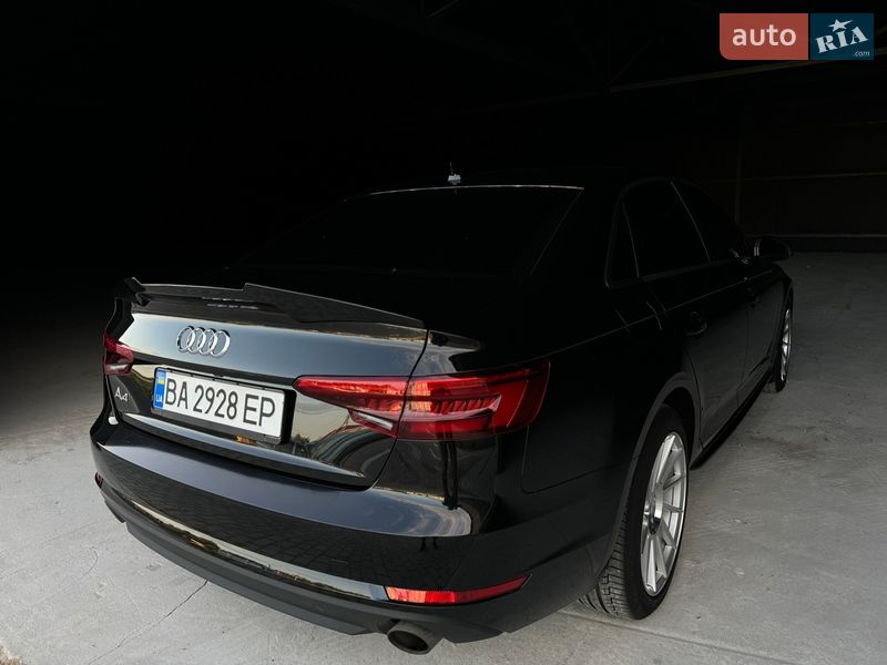 Седан Audi A4 2016 в Кропивницком