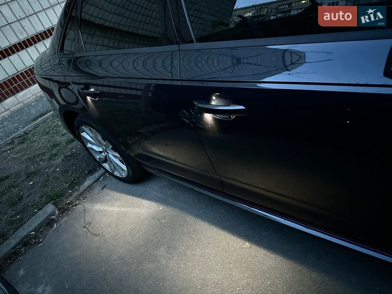Седан Audi A4 2018 в Киеве