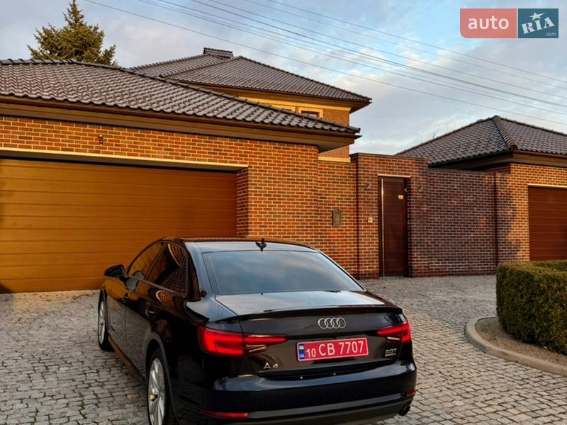 Седан Audi A4 2018 в Днепре