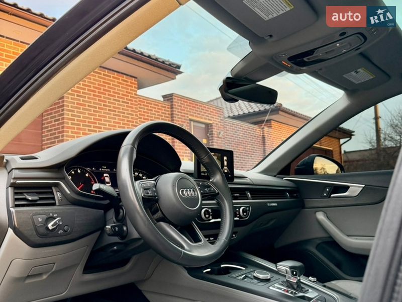 Седан Audi A4 2018 в Днепре