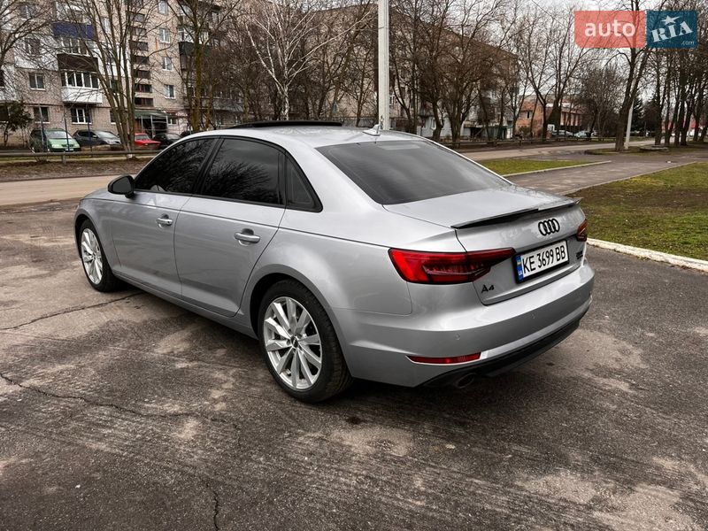 Седан Audi A4 2015 в Краснограде