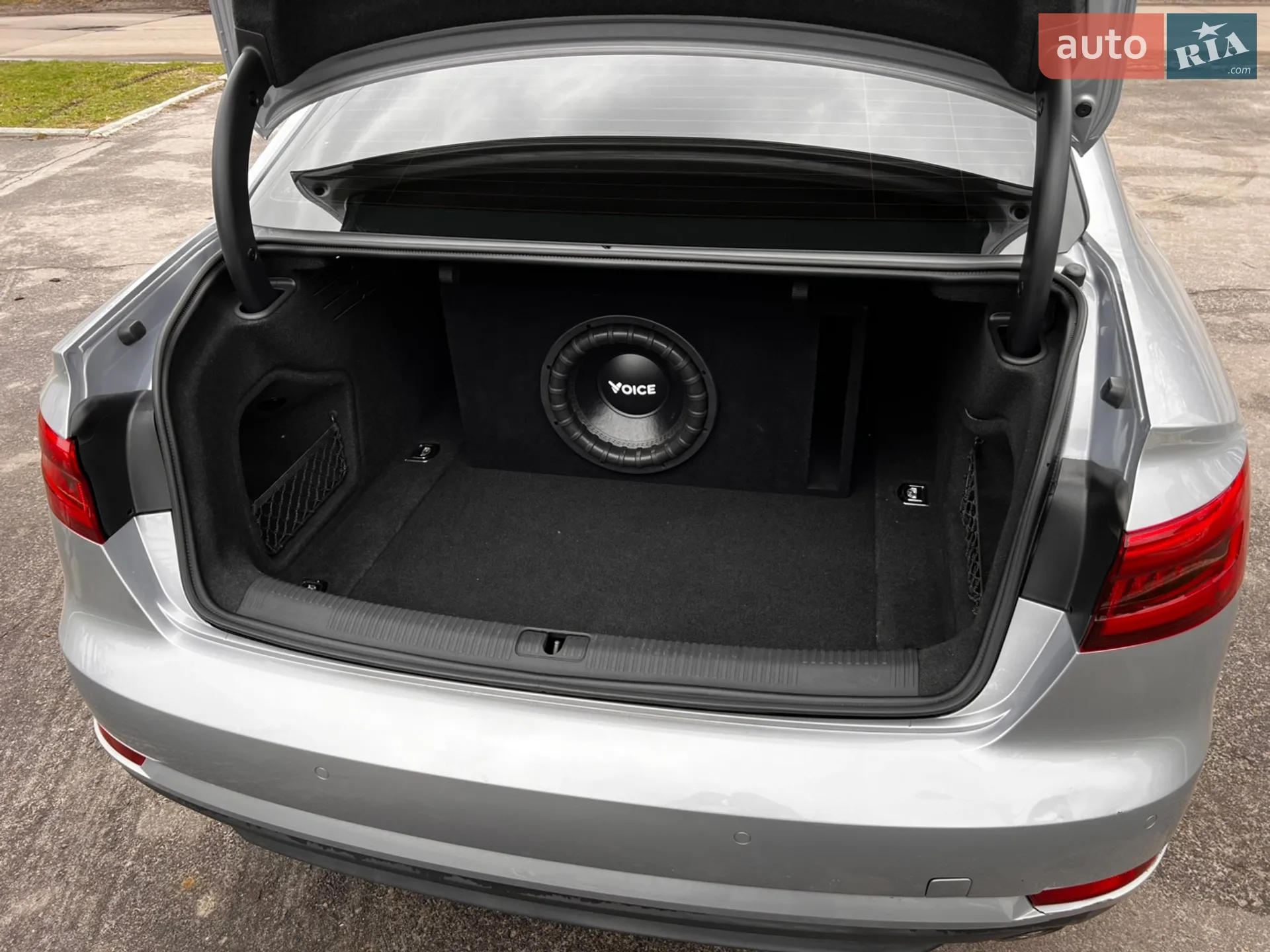 Audi A4 2015 VIN WAUANAF44HN002299 фото оголошення 13 з 18
