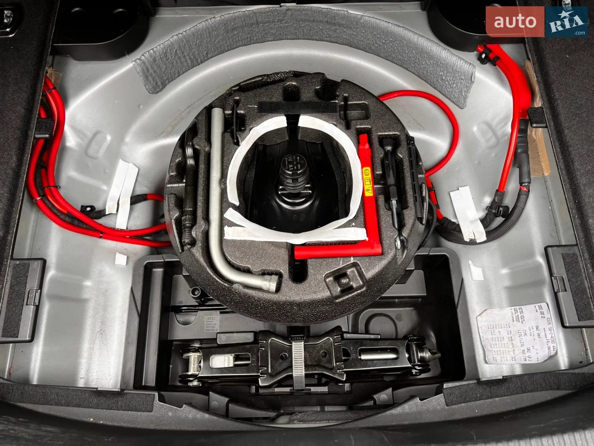 Audi A4 2015 VIN WAUANAF44HN002299 фото оголошення 17 з 18