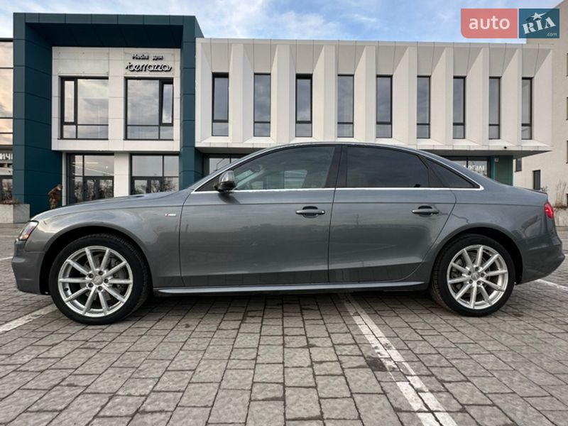Седан Audi A4 2013 в Львове