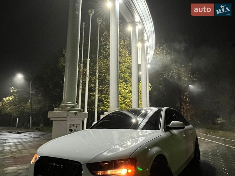Седан Audi A4 2014 в Одессе