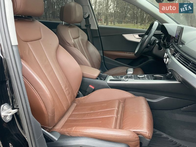 Седан Audi A4 2018 в Львові