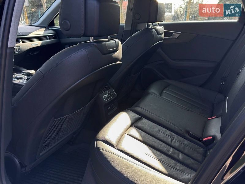 Седан Audi A4 2019 в Львове