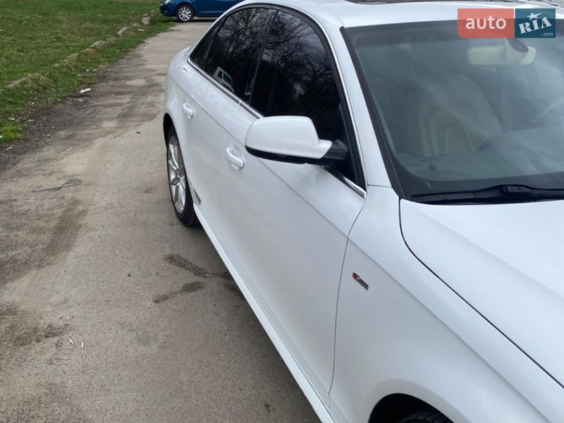 Седан Audi A4 2014 в Львове