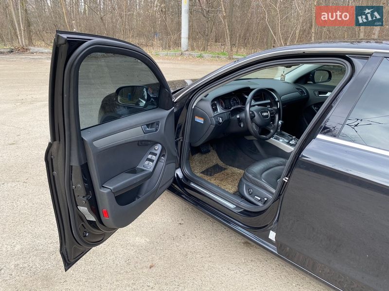 Седан Audi A4 2013 в Киеве