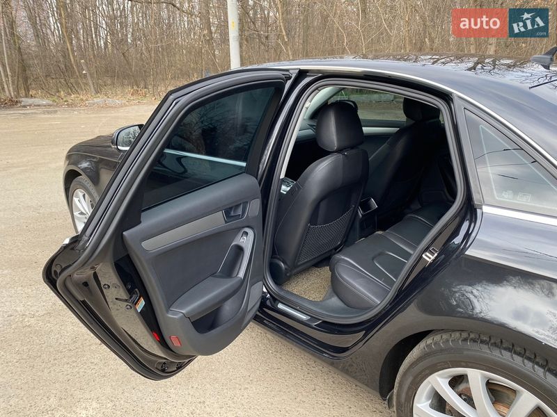 Седан Audi A4 2013 в Киеве