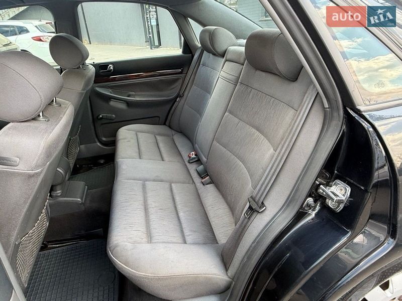 Седан Audi A4 1999 в Ровно