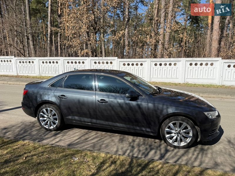 Седан Audi A4 2017 в Киеве