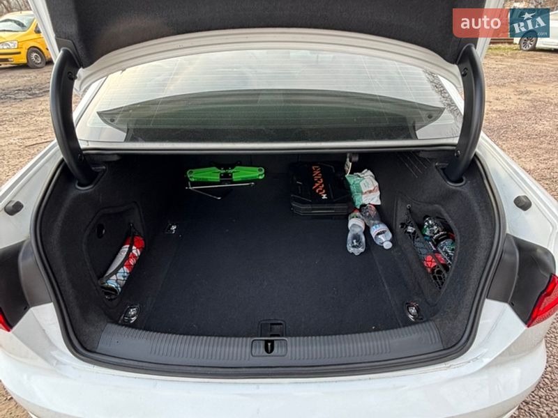 Седан Audi A4 2018 в Києві фото 10 Седан Audi A4 2018 в Києві