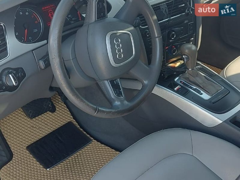 Седан Audi A4 2012 в Житомире