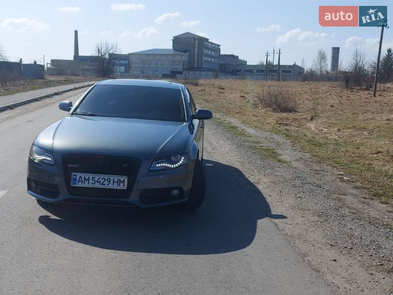 Седан Audi A4 2012 в Житомире