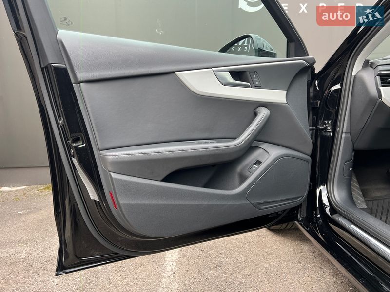 Седан Audi A4 2020 в Львове