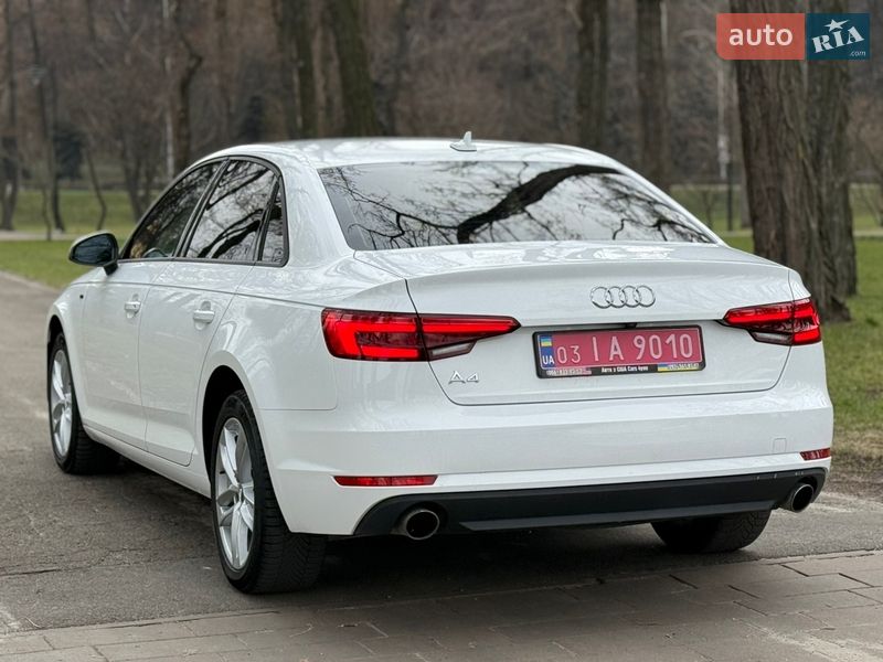 Седан Audi A4 2017 в Киеве