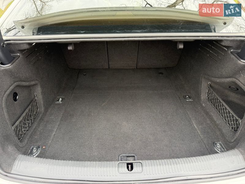 Седан Audi A4 2017 в Киеве