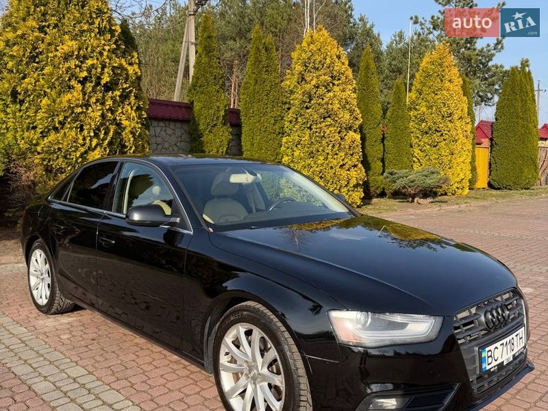 Седан Audi A4 2012 в Львові