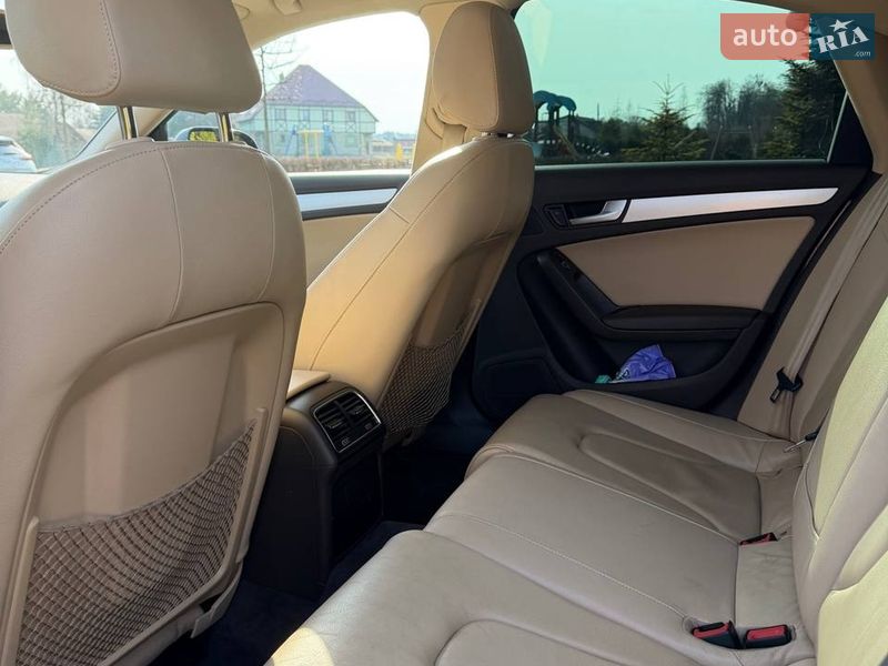 Седан Audi A4 2012 в Львові