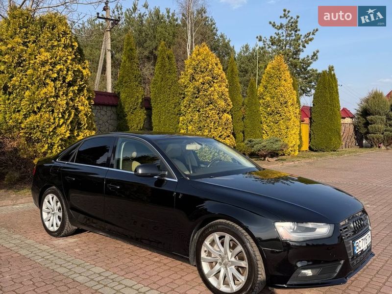 Седан Audi A4 2012 в Львові