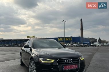 Седан Audi A4 2013 в Львове