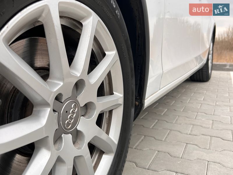 Седан Audi A4 2014 в Ирпене
