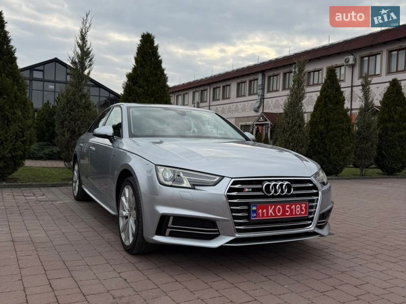 Седан Audi A4 2018 в Стрые