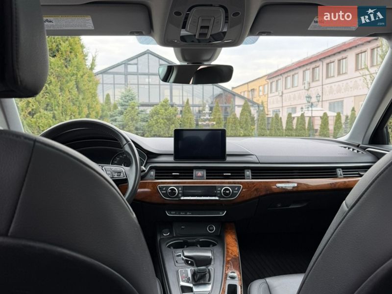 Седан Audi A4 2018 в Стрые