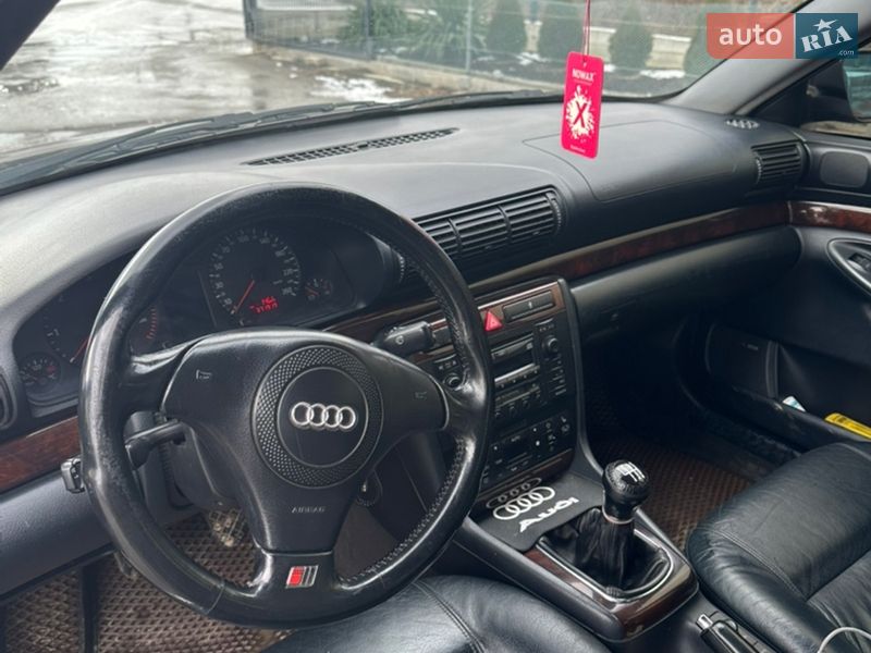 Универсал Audi A4 1999 в Марковцах