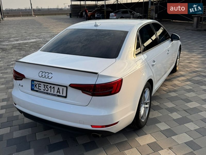 Седан Audi A4 2017 в Полтаве