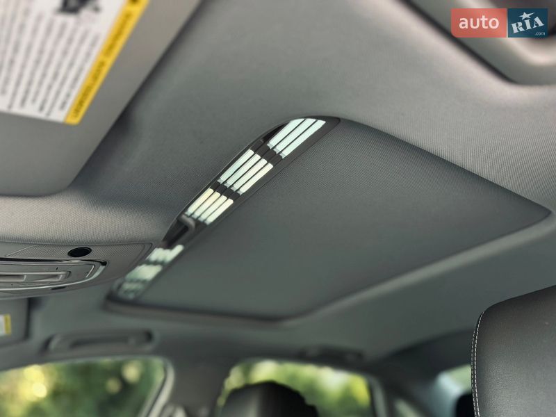 Седан Audi A4 2022 в Ужгороде
