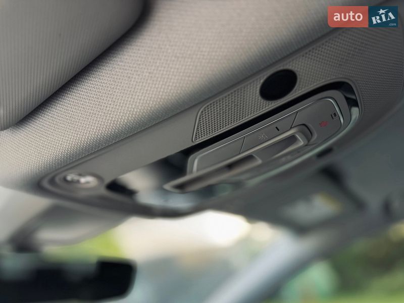 Седан Audi A4 2022 в Ужгороде