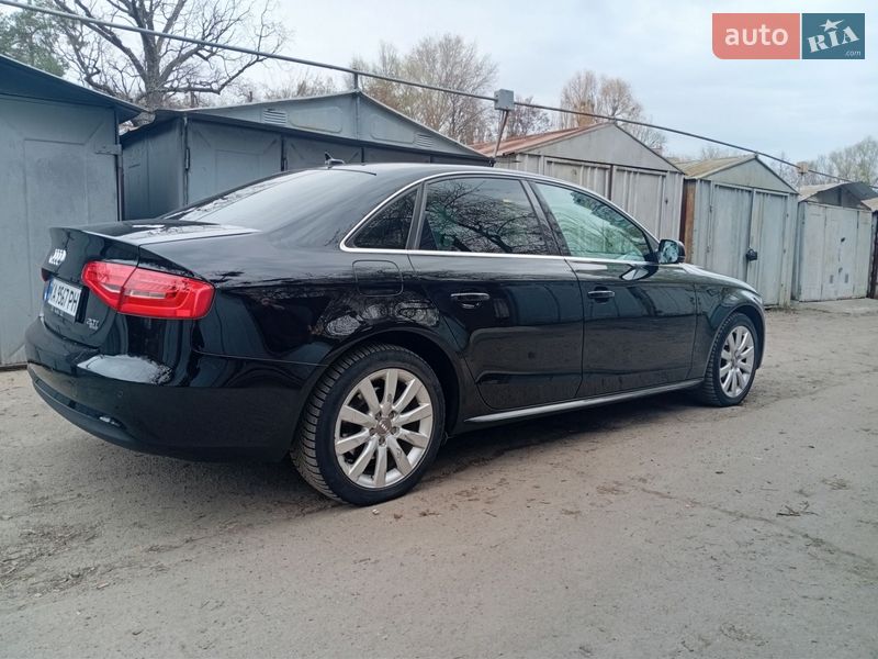 Седан Audi A4 2012 в Киеве