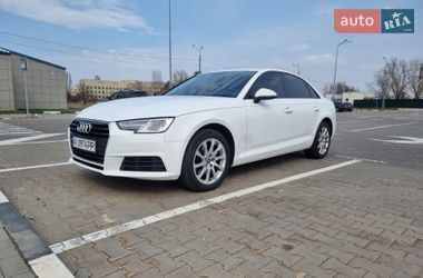 Седан Audi A4 2017 в Киеве