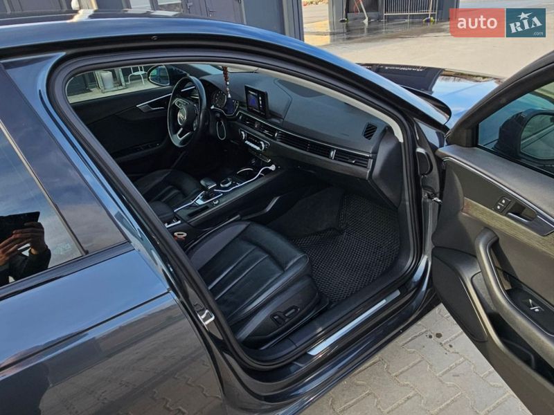 Седан Audi A4 2019 в Тернополе