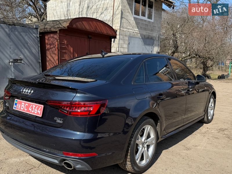 Седан Audi A4 2018 в Пирятине
