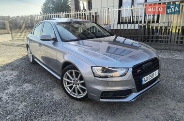 Седан Audi A4 2014 в Мукачевому