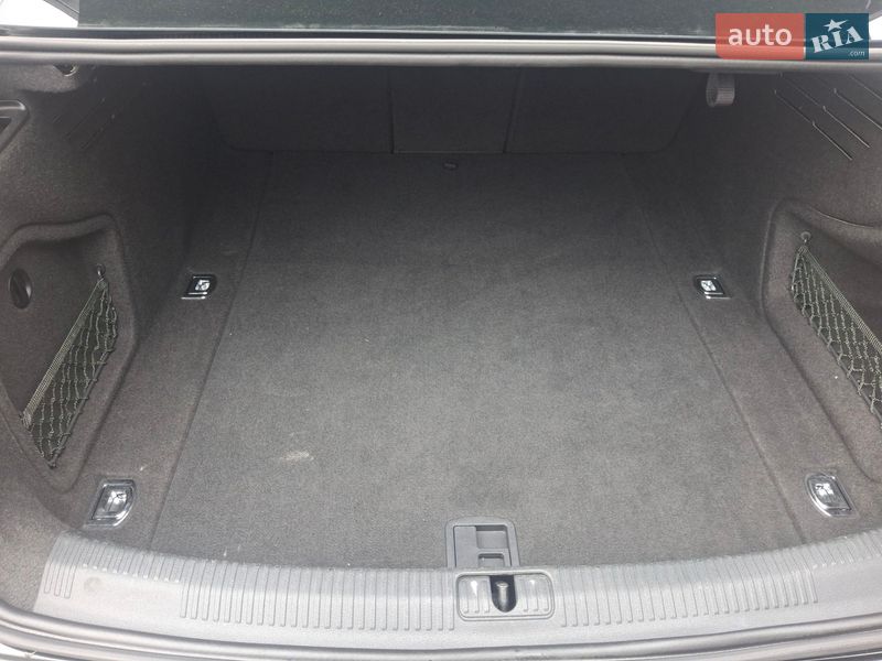 Седан Audi A4 2018 в Каменец-Подольском