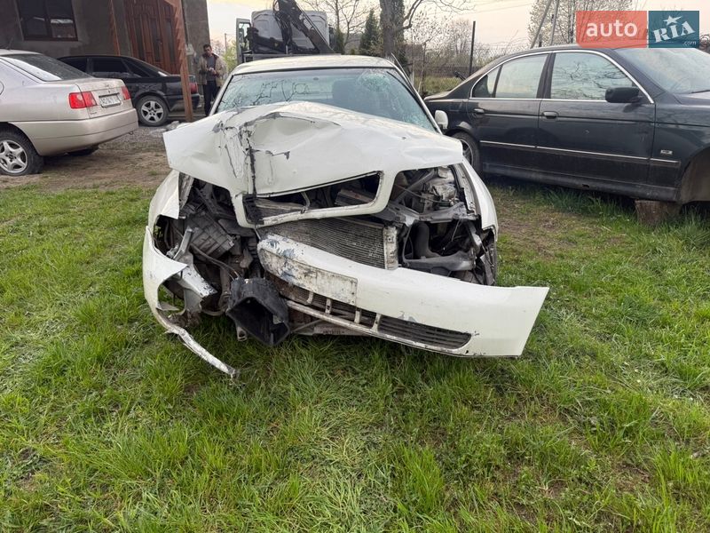 Седан Audi A4 1996 в Тячеві