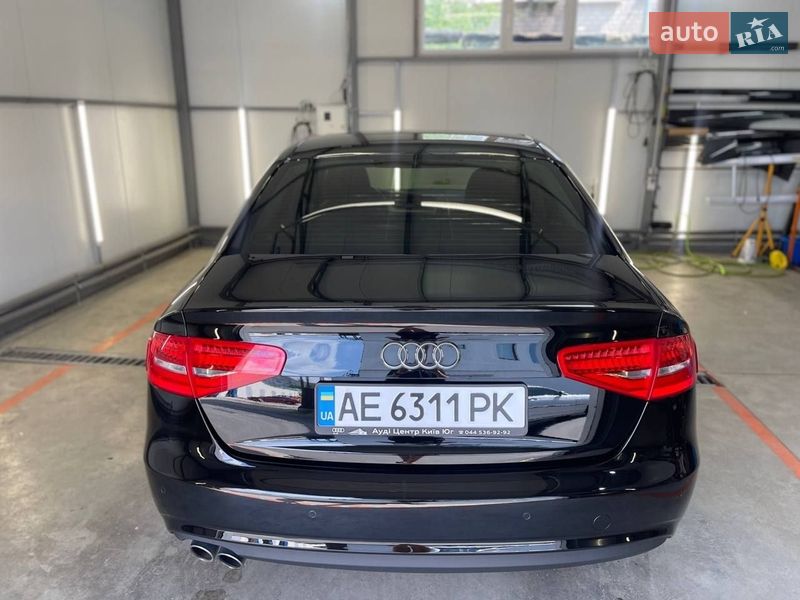 Седан Audi A4 2014 в Днепре