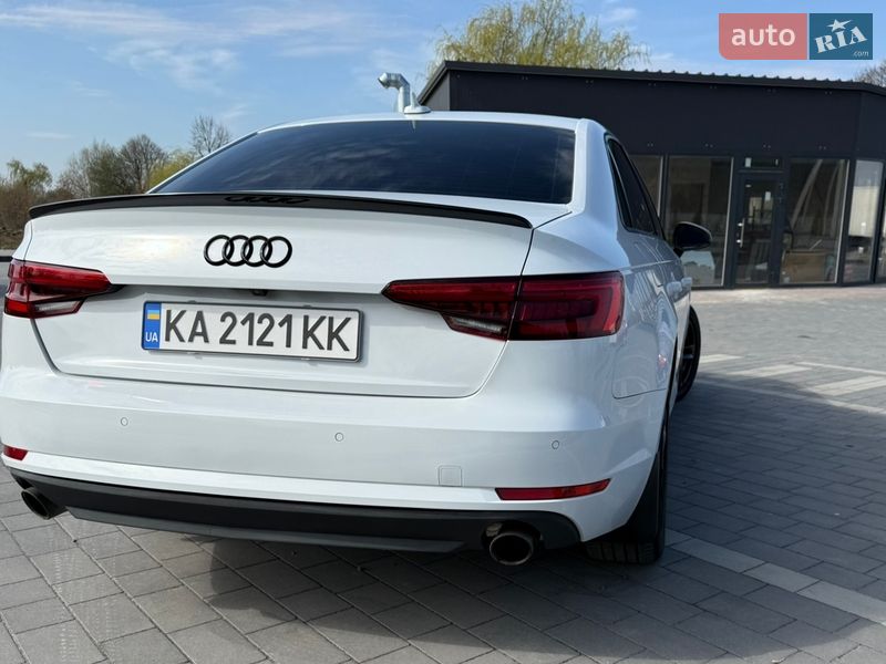 Седан Audi A4 2016 в Львове