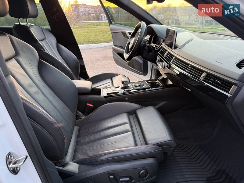 Седан Audi A4 2018 в Рівному