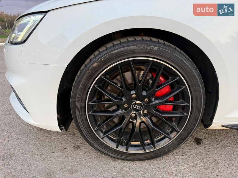 Седан Audi A4 2018 в Рівному