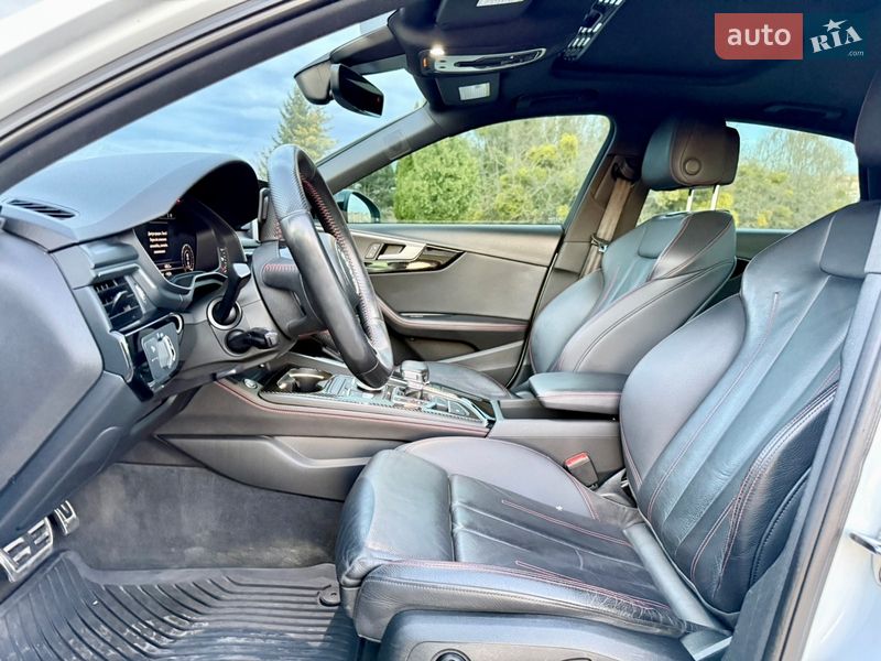 Седан Audi A4 2018 в Рівному